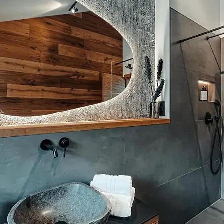 3bdr Splendid Chalet With Sauna And Hot Tub 가르미슈파르텐키르헨