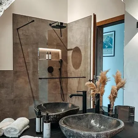3bdr Splendid Chalet With Sauna And Hot Tub