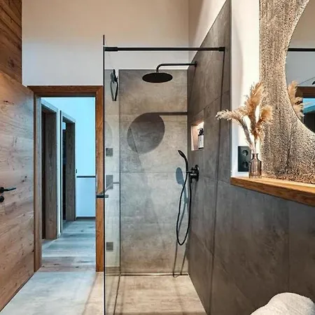 3bdr Splendid Chalet With Sauna And Hot Tub 가르미슈파르텐키르헨